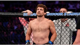 Former UFC star who 'only died four times' books comeback fight after new lungs - Fox News