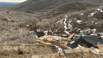 Utah homes slide off cliff into canyon