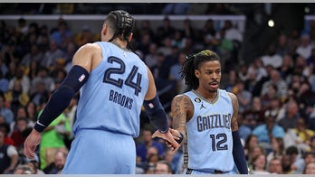 Grizzlies dominate Lakers in must-win Game 5 to stay alive in first round