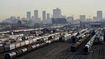Texas train collision, derailment injures 2 rail employees