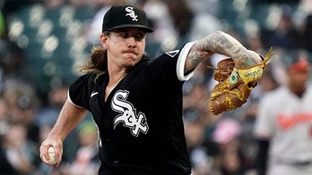 White Sox’s Mike Clevinger questioned about walkout song before home debut