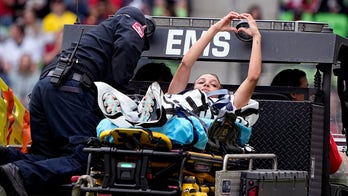 USWNT star Mallory Swanson hospitalized after suffering knee injury in game against Ireland