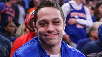 Pete Davidson appears to push away overzealous Knicks fan