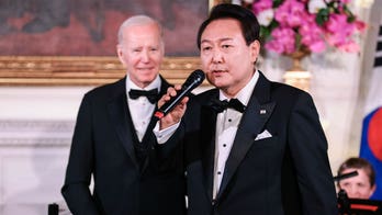 WATCH: South Korean president brings the house down with cheers after singing American classic at State Dinner