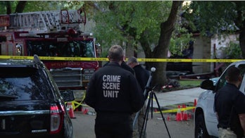 Houston-area suspect shoots, kills girlfriend, dies in house fire