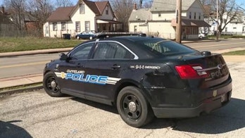 Fake cops making traffic stops, robbing drivers, Cleveland police warn