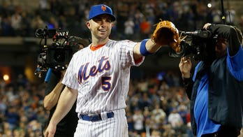 Former Mets star David Wright surprises bartender wearing his jersey
