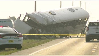 Florida migrant worker bus, tanker truck collide, killing 1, injuring 10 others