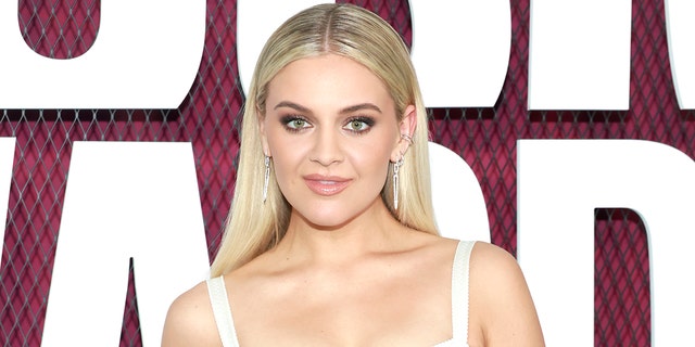 Kelsea Ballerini began the 2023 CMT Music Awards with a dedication to the victims of the Nashville school shooting.
