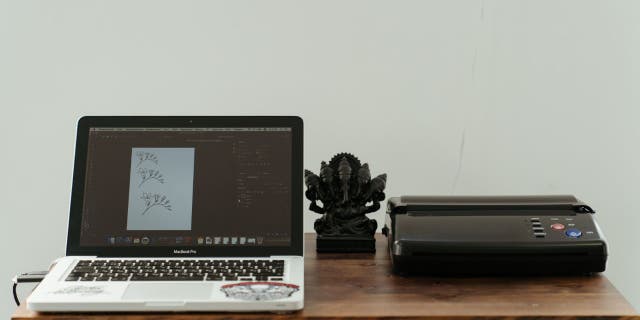 Laptop dan pencetak