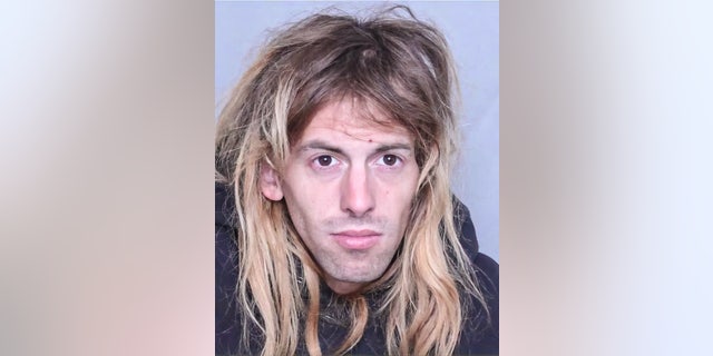 Mujer trans se metió en la cama con una mujer agredida, residente de un refugio para mujeres: policía 4 Foto de Desiree Anderson