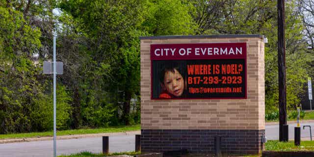 A sign displayed outside the Everman Civic Center, on March 26, 2023, asks the community to call in with tips about the disappearance of six-year-old Noel Rodriguez-Alvarez.
