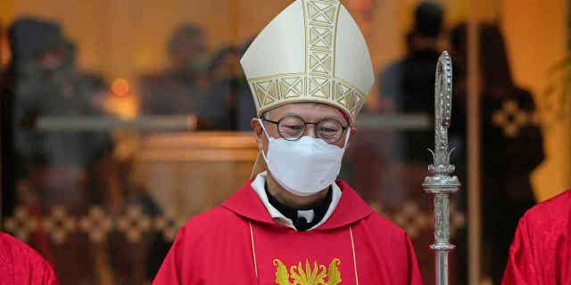 El obispo católico de Hong Kong llega a China, en su primera visita en casi 3 décadas 4 Stephen Chow después de su ceremonia de ordenación episcopal como nuevo obispo de la Arquidiócesis Católica de Hong Kong, el 4 de diciembre de 2021. Chow llegó a Beijing el 17 de abril de 2023, la primera visita de un obispo de la ciudad a la capital china en casi tres décadas. .