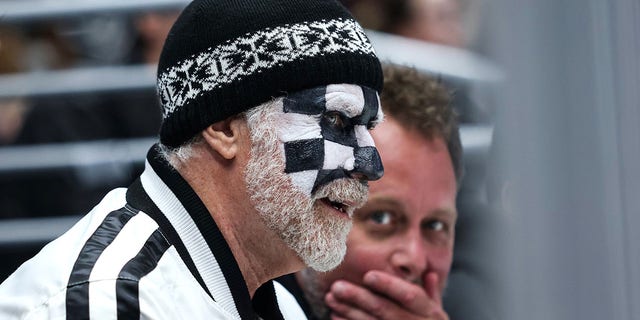 Will Ferrell watches the Los Angeles Kings game