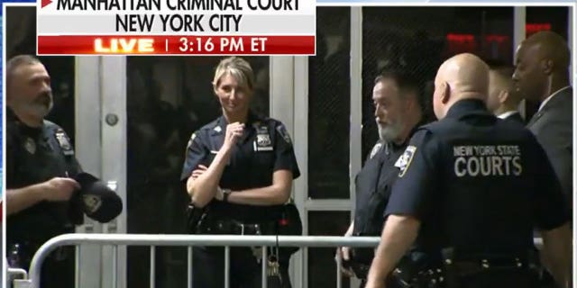 A New York State Courts officers caught quite the buzz Tuesday as her face was blasted across all networks during the Trump arraignment.