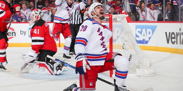 Chris Kreider celebra su gol