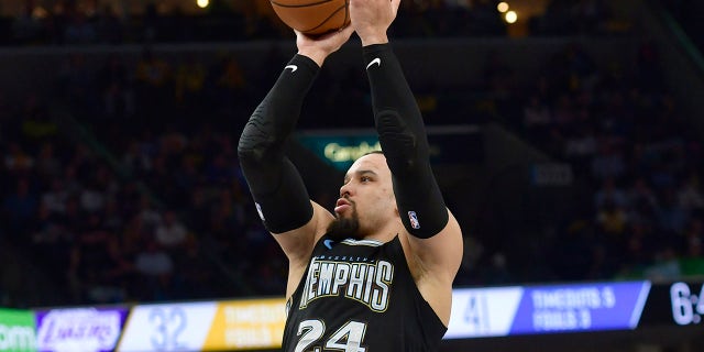 Dillon Brooks shoots the ball