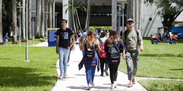 Florida Uluslararası Üniversitesi'ndeki öğrenciler