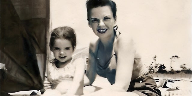 Judy Garland with a young Liza Minnelli, circa 1949.
