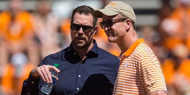 Peyton Manning and Ryan Leaf chat