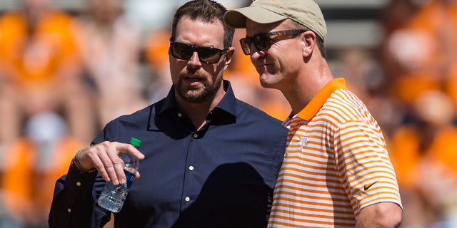 Peyton Manning and Ryan Leaf chat