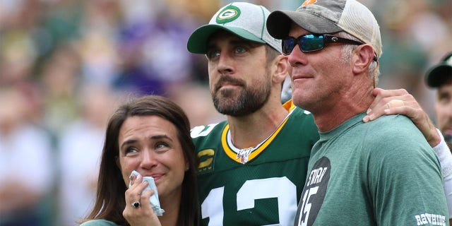 Aaron Rodgers y Brett Favre en Lambeau Field