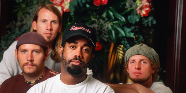 Hootie and the Blowfish do a studio portrait in 1996.