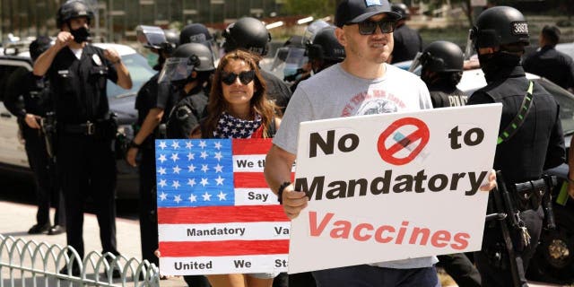 Vaccine mandate protesters