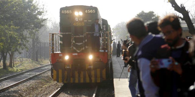 china train pakistan
