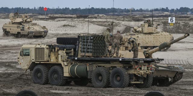 Estados Unidos acelera el despliegue de tanques Abrams mientras las fuerzas ucranianas se preparan para el entrenamiento 4 tanques abrams