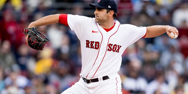 Richard Bleier pitches during a game against the Dodgers in April 2023