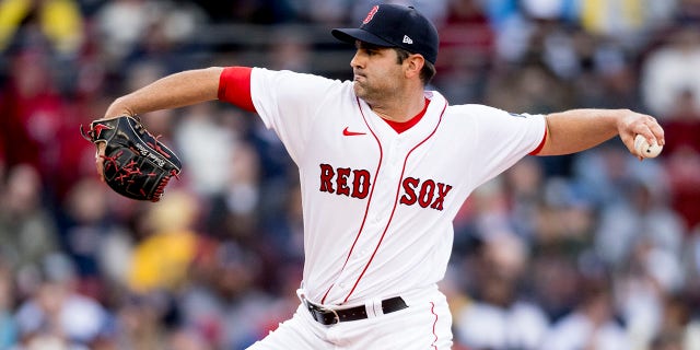 Richard Bleier pitches during a game against the Dodgers in April 2023