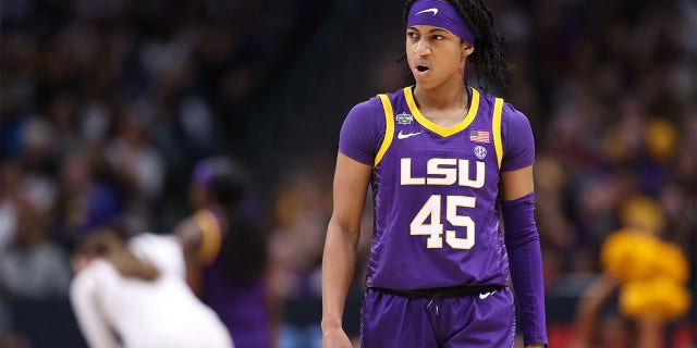 Alexis Morris de LSU reacciona durante el último cuarto contra los Virginia Tech Hokies en las Finales del Torneo de la NCAA 2023 en el American Airlines Center el 31 de marzo de 2023 en Dallas, Texas. 