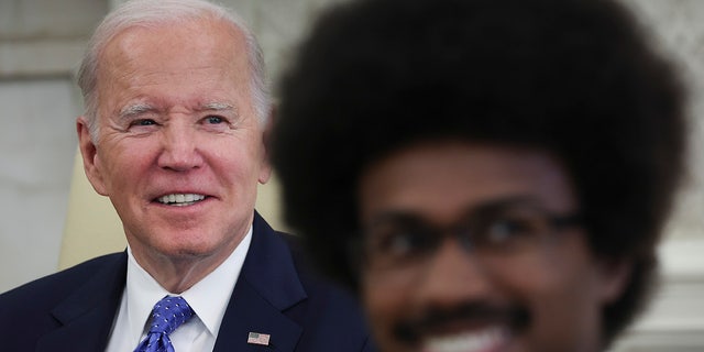 Justin Pearson of Tennessee Three seen meeting with Biden
