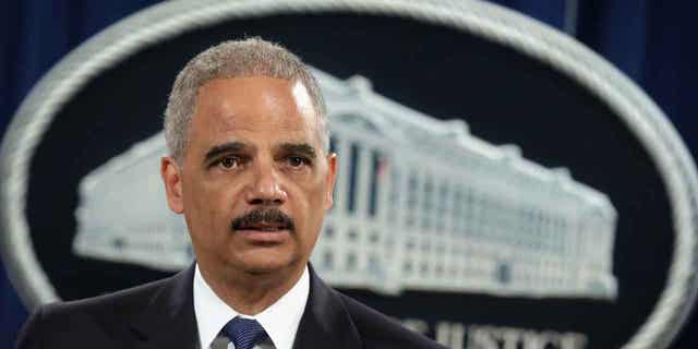 Former US Attorney General Eric Holder Set To Give Commencement Speech ...