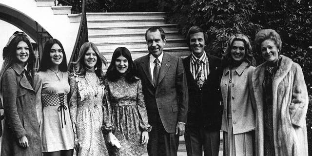 president richard nixon and first lady pat nixon with pat boone shirley boone and four daughters at nixon inauguration
