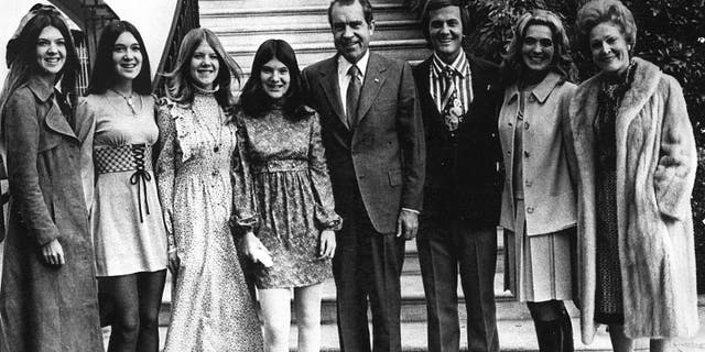 president richard nixon and first lady pat nixon with pat boone shirley boone and four daughters at nixon inauguration