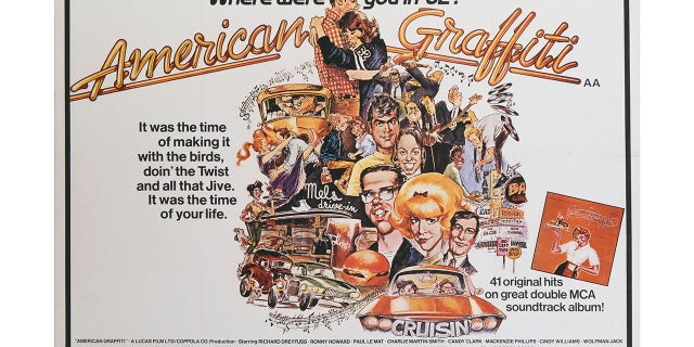 Sebuah poster komedi tahun 1973 karya George Lucas "Grafiti Amerika" dibintangi Richard Dreyfuss, Ron Howard dan Paul Le Mat.