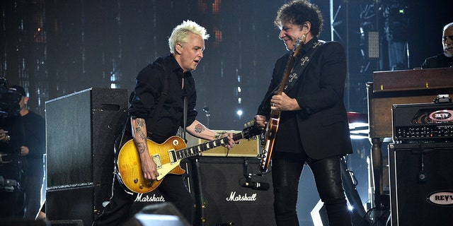Neal Schon and Mike McCready