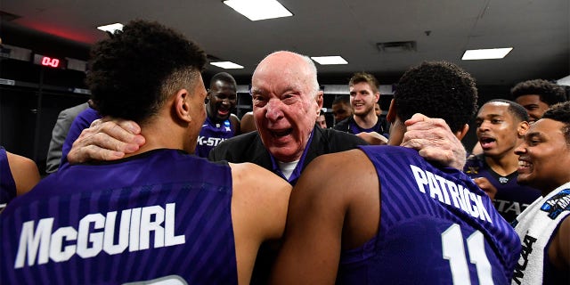 Ernie Barrett celebrates with Kansas State basketball