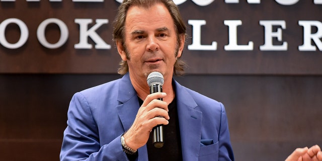 Jonathan Cain promoting his memoir at Barnes and Nobles