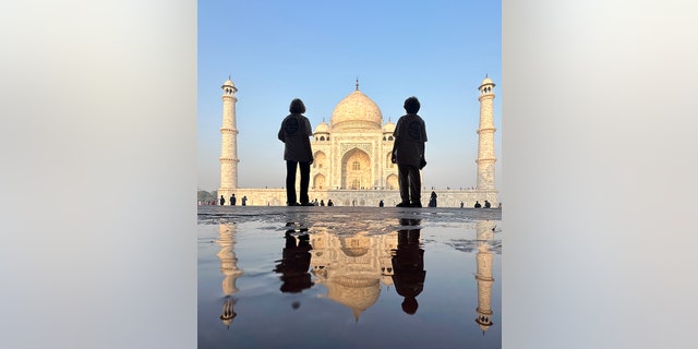 around the world in 80 Taj Mahal