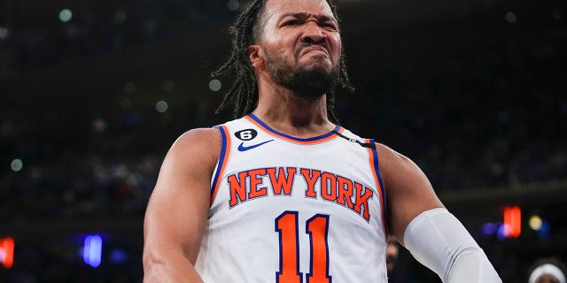 Jalen Brunson flexes