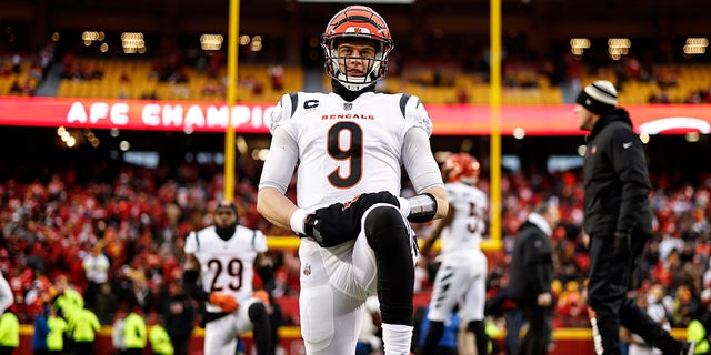 Joe Burrow of the Cincinnati Bengals warms up prior to the AFC Championship game against the Chiefs at GEHA Field at Arrowhead Stadium on Jan. 29, 2023, in Kansas City, Missouri.