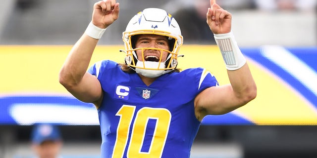 Chargers' Justin Herbert On Aaron Rodgers Joining Jets: 'Looking ...