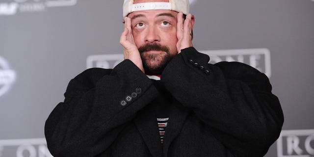 Kevin Smith at a premiere