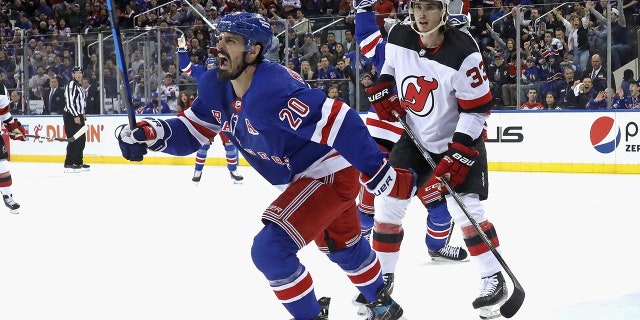 Chris Kreider celebrates goal