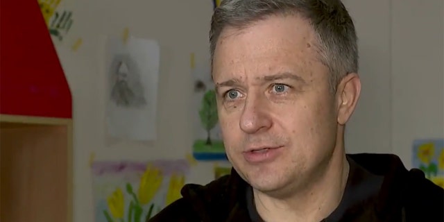 “Ustedes son los niños de Rusia”: la misión de una empresa ucraniana para salvar a la generación futura 6 El CEO de Save Ukraine, Mykola Kuleba, le cuenta a Fox News sobre su organización y cómo funciona para traer a los niños ucranianos de Crimea y Rusia a casa para que estén con sus familias.