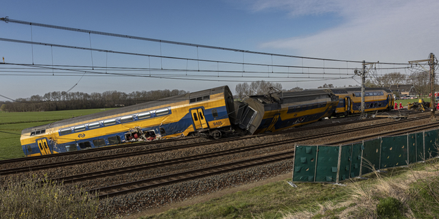 Las autoridades dicen que al menos 19 personas han sido llevadas al hospital luego de un accidente ferroviario entre Leiden y La Haya.
