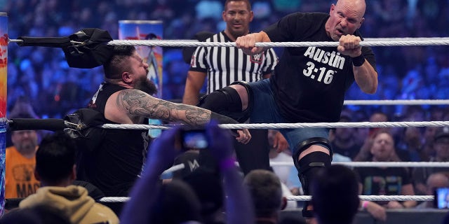 Steve Austin en WestleMania 38
